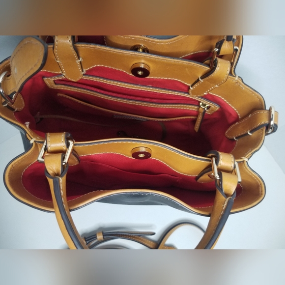 Dooney & Bourke Smooth Leather Small Brenna Satchel Handbag Black Red - Picture 4 of 11